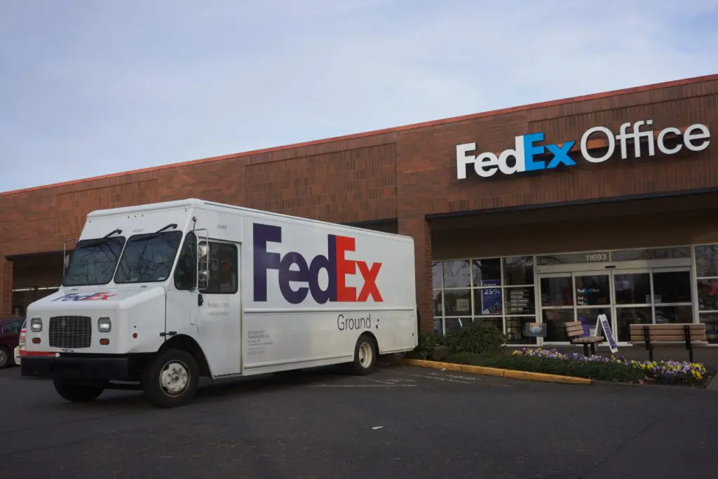 Anaheim, CA FedEx Office On-Site Welding Repairs